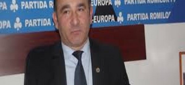 Emil Neia Lăcătuș: Ţigani sunt cei care consideră că toţi romii sunt oameni de nimic Emil Neia Lăcătuș: Ţigani sunt cei care consideră că toţi romii sunt oameni de nimic