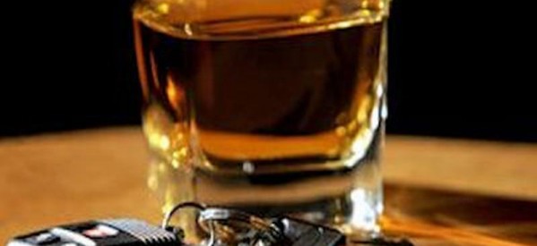 Fără permis ÅŸi băut, un tânăr s-a urcat la volan ÅŸi a ,,parcat” într-un ÅŸanÅ£ Fără permis ÅŸi băut, un tânăr s-a urcat la volan ÅŸi a ,,parcat” într-un ÅŸanÅ£