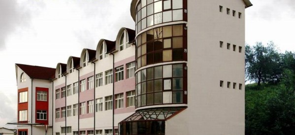 Un minor de aproximativ 14 ani care a sustras borseta unui bătrân, urmărit de un jandarm aflat în timpul liber! Un minor de aproximativ 14 ani care a sustras borseta unui bătrân, urmărit de un jandarm aflat în timpul liber!