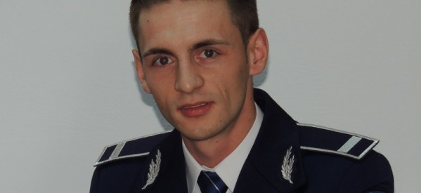 Fiul unui erou-polițist duce mai departe misiunea tatălui său Fiul unui erou-polițist duce mai departe misiunea tatălui său