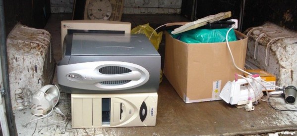 Peste 2000 de funcţionari publici din cadrul instituţiilor publice deconcetrate din judeţul Bistriţa Năsăud au atins ţinta naţională de colectare de 4 kg de DEEE/cap de locuitor/an Peste 2000 de funcţionari publici din cadrul instituţiilor publice deconcetrate din judeţul Bistriţa Năsăud au atins ţinta naţională de colectare de 4 kg de DEEE/cap de locuitor/an