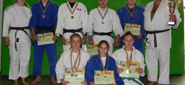 Șapte medalii pentru judoka bistrițeni Șapte medalii pentru judoka bistrițeni