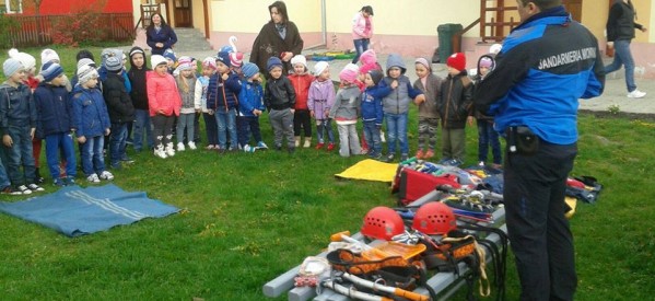 Rodna: Jandarmeria Montană – O Altfel de Şcoală! Rodna: Jandarmeria Montană – O Altfel de Şcoală!
