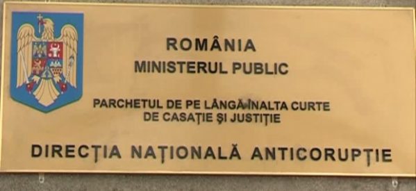 Veronica Feher, fost grefier la Tribunalul Bistrița-Năsăud, trimisă în judecată de DNA Veronica Feher, fost grefier la Tribunalul Bistrița-Năsăud, trimisă în judecată de DNA