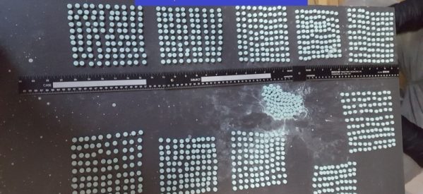 Doi bărbați din Bistrița-Năsăud prinși cu peste 1000 de comprimate de ecstasy Doi bărbați din Bistrița-Năsăud prinși cu peste 1000 de comprimate de ecstasy