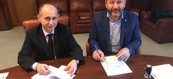 Contracte de 15,4 milioane de euro semnate pentru drumurile județene din Bistrița-Năsăud Contracte de 15,4 milioane de euro semnate pentru drumurile județene din Bistrița-Năsăud