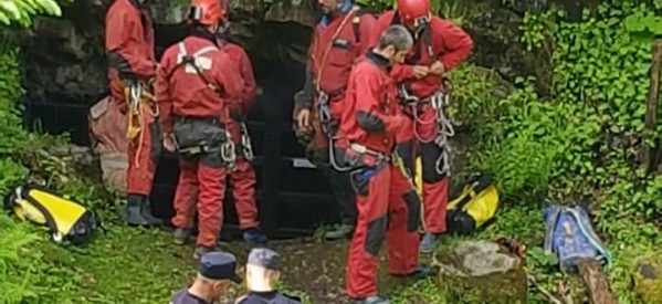 Exercițiu cu forțe și mijloace în teren, la Peștera Tăușoare din Munții Rodnei Exercițiu cu forțe și mijloace în teren, la Peștera Tăușoare din Munții Rodnei