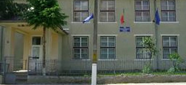 NEGRILEȘTI: 15 elevi au ajuns la spital în urma unei presupuse intoxicații cu monoxid de carbon NEGRILEȘTI: 15 elevi au ajuns la spital în urma unei presupuse intoxicații cu monoxid de carbon
