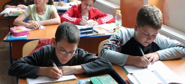 Evaluările NaÅ£ionale la finalul claselor a II-a, a IV-a ÅŸi a VI-a vor avea loc în intervalul 18 mai – 3 iunie 2015 Evaluările NaÅ£ionale la finalul claselor a II-a, a IV-a ÅŸi a VI-a vor avea loc în intervalul 18 mai – 3 iunie 2015