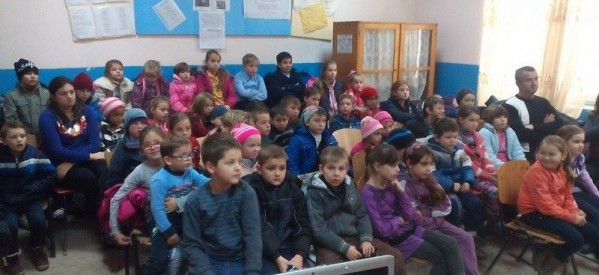 Ziua Națională a României, marcată în avans la Școala Gimnazială Negrilești ( Galerie FOTO) Ziua Națională a României, marcată în avans la Școala Gimnazială Negrilești ( Galerie FOTO)