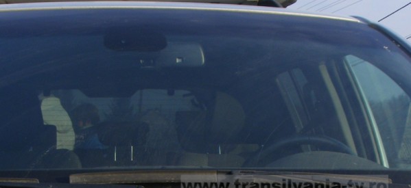 Doi tineri sunt cercetați de polițiștii bistrițeni pentru că au condus autoturisme, deși nu aveau acest drept Doi tineri sunt cercetați de polițiștii bistrițeni pentru că au condus autoturisme, deși nu aveau acest drept