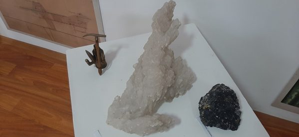 A avut loc vernisajul expoziției “Eșantioane de roci și Flori de Mină din Muntii Rodnei” A avut loc vernisajul expoziției “Eșantioane de roci și Flori de Mină din Muntii Rodnei”